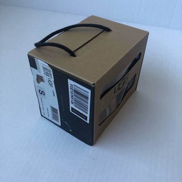 Baby size small Ugg Boots - Picture 7 of 9